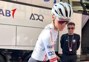 Multan a Juan Ayuso por un error del equipo UAE en la Itzulia