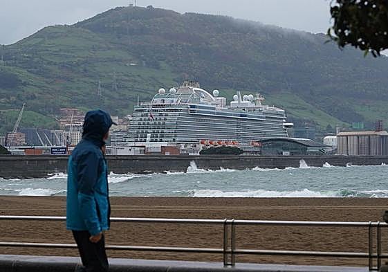 El 'Sky Princess' en su llegada a Getxo el pasado año.