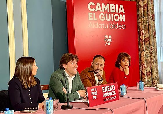 Los cabeza de lista socialistas han comparecido en Bilbao.