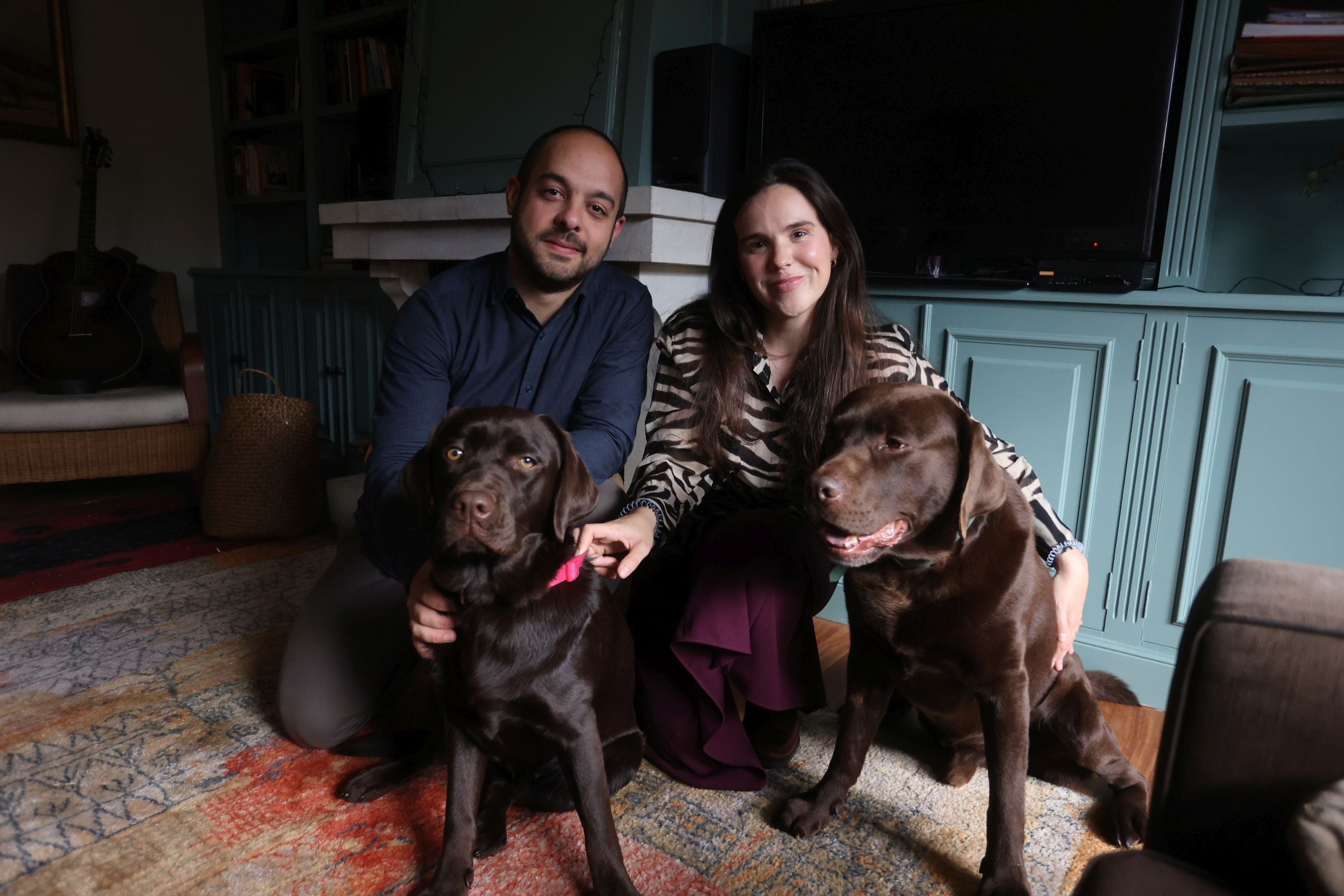 Imagen - Rocío y Adrián, con sus perros.