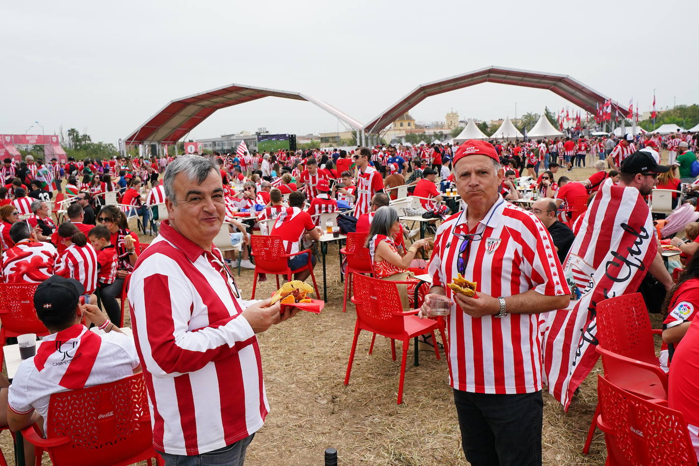 Las fotos de la final: la afición se vuelca con el Athletic en Sevilla