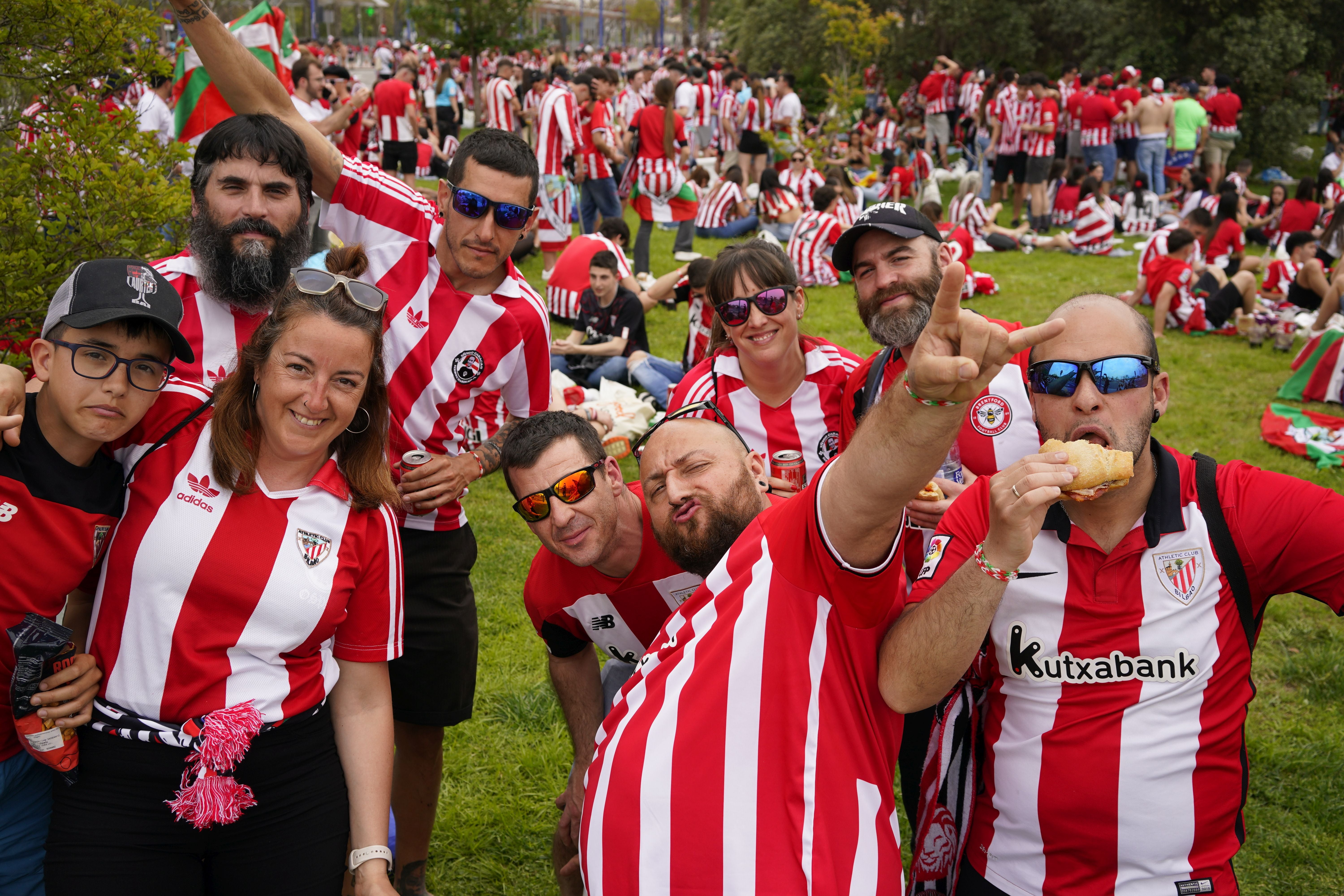 Las fotos de la final: la afición se vuelca con el Athletic en Sevilla