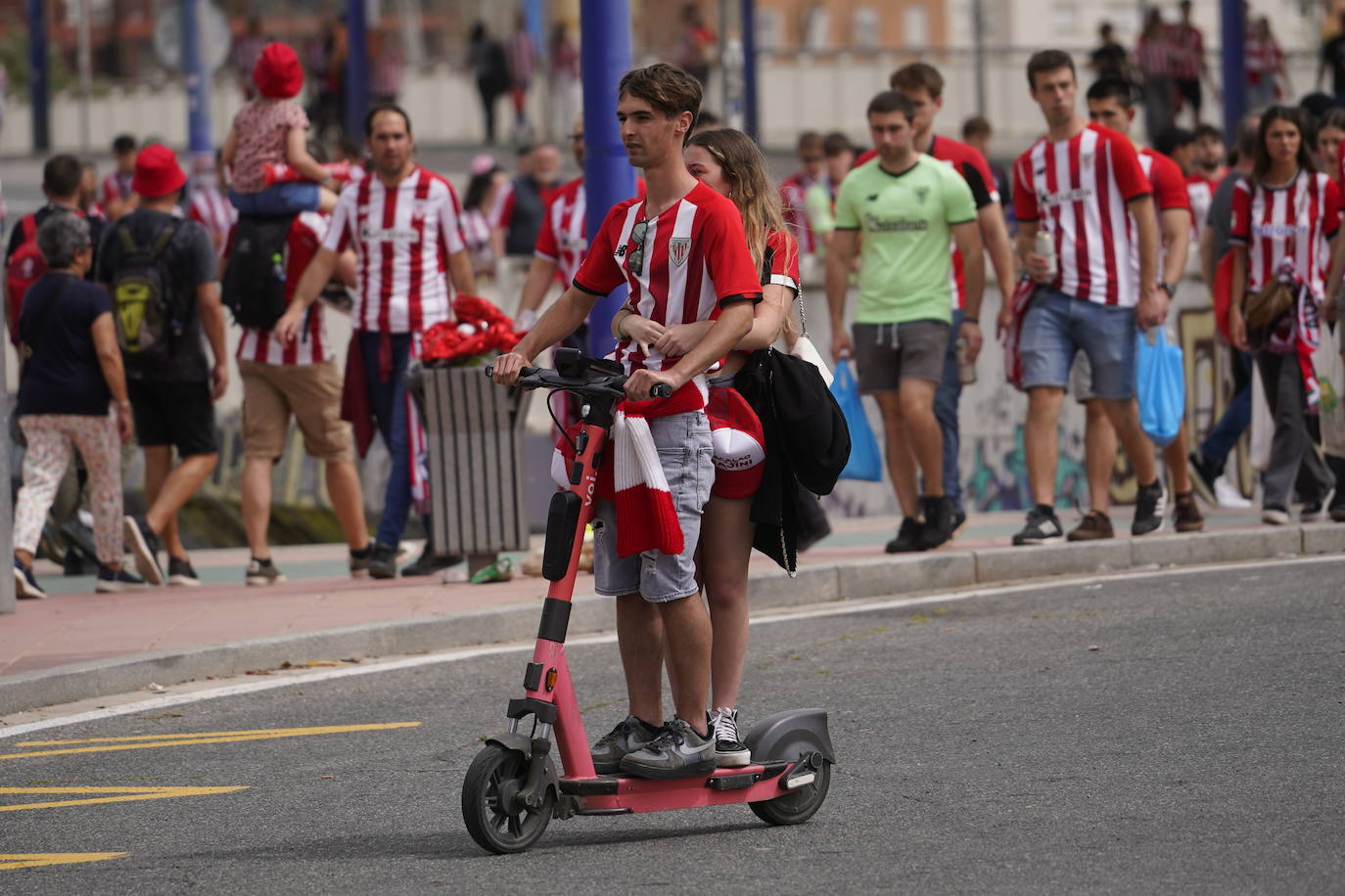 Las fotos de la final: la afición se vuelca con el Athletic en Sevilla