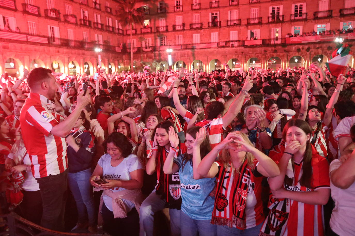Bilbao y Bizkaia estallan de alegría con la Copa del Athletic