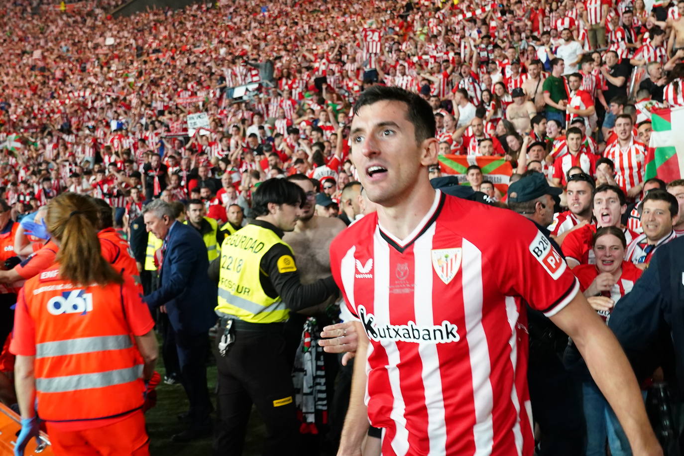 El Athletic y la afición celebrán la Copa en Sevilla