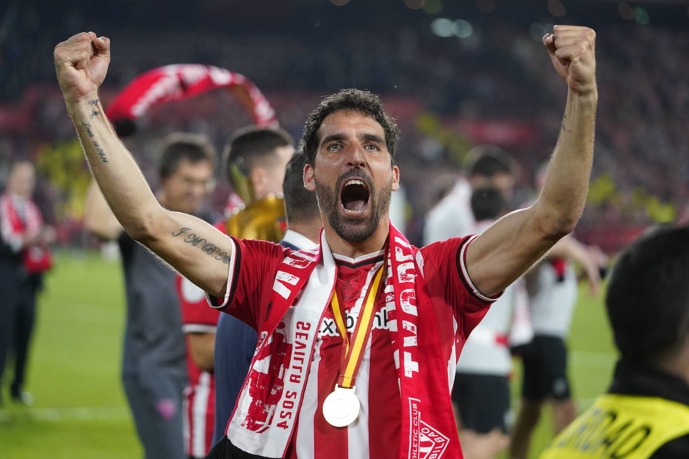 El Athletic y la afición celebrán la Copa en Sevilla