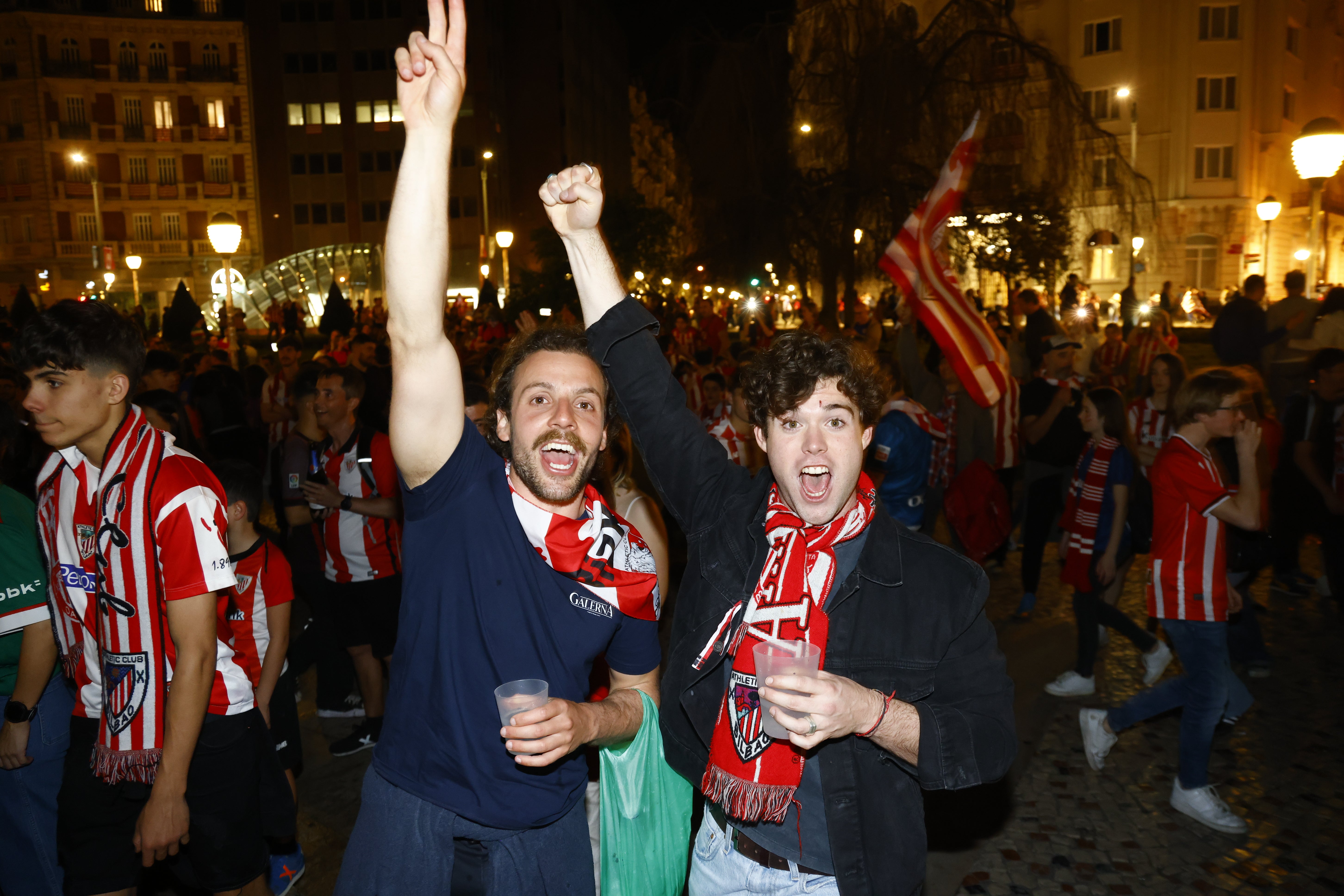 Bilbao y Bizkaia estallan de alegría con la Copa del Athletic