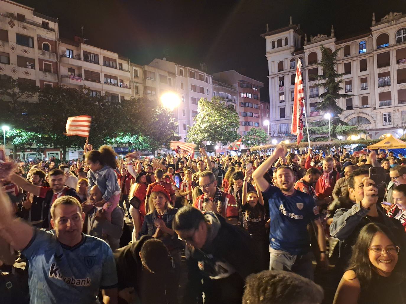 Bilbao y Bizkaia estallan de alegría con la Copa del Athletic