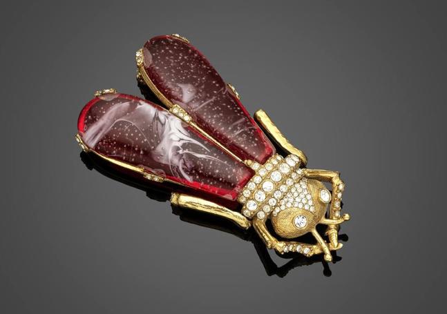 Broche de Gianfranco Ferré para Dior en 1990, a subasta con un precio estimado de 400-600 euros.