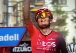 El emotivo gesto de Carlos Rodríguez tras ganar la última etapa de la Itzulia