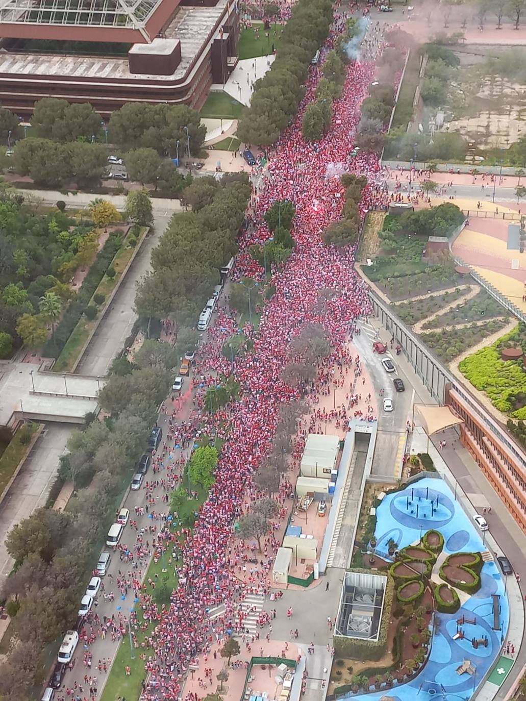 Las fotos de la final: la afición se vuelca con el Athletic en Sevilla