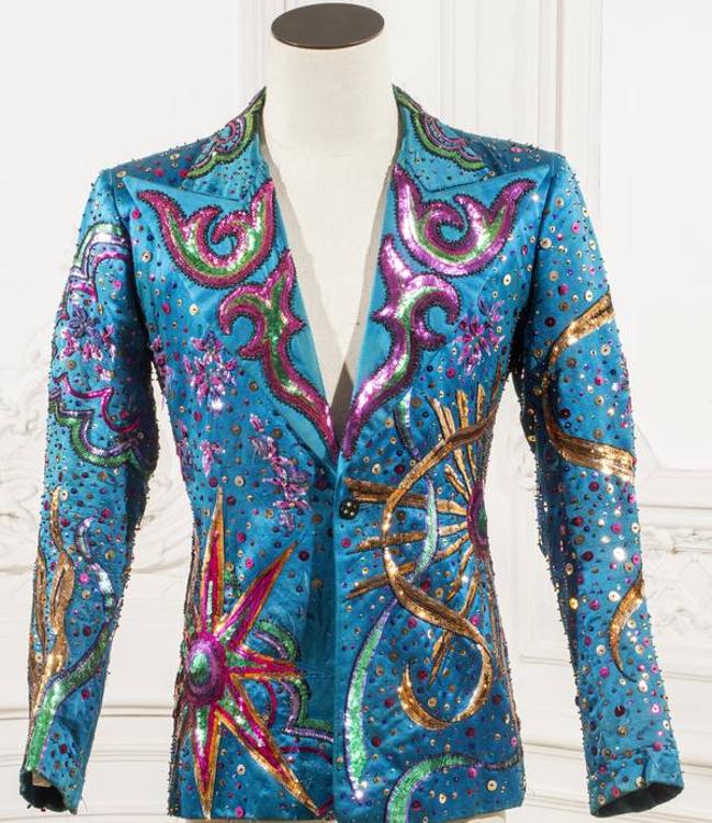 Chaqueta de Yves Saint Laurent diseñada para el cantante Johnny Hallyday en 1971. De 35.000 a 45.000 euros.