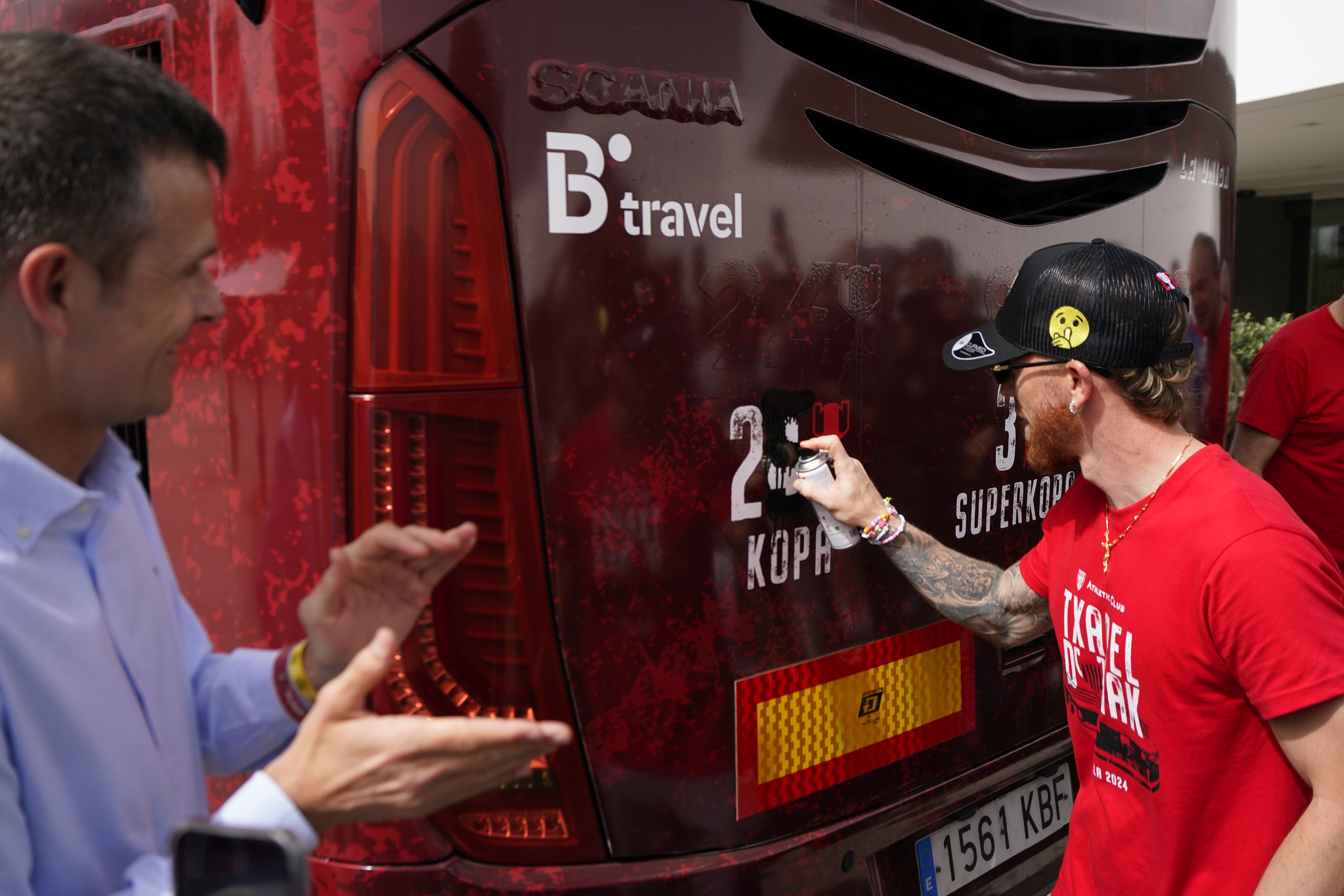 El Athletic abandona el hotel de Sevilla