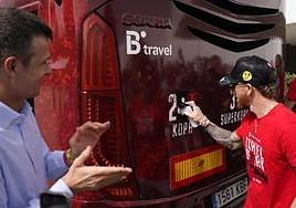 Munian actualiza el número de copas en el autobús.