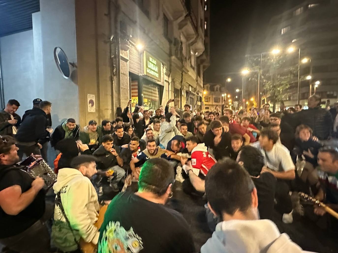 La fiesta de los jugadores del Athletic por el centro de Bilbao