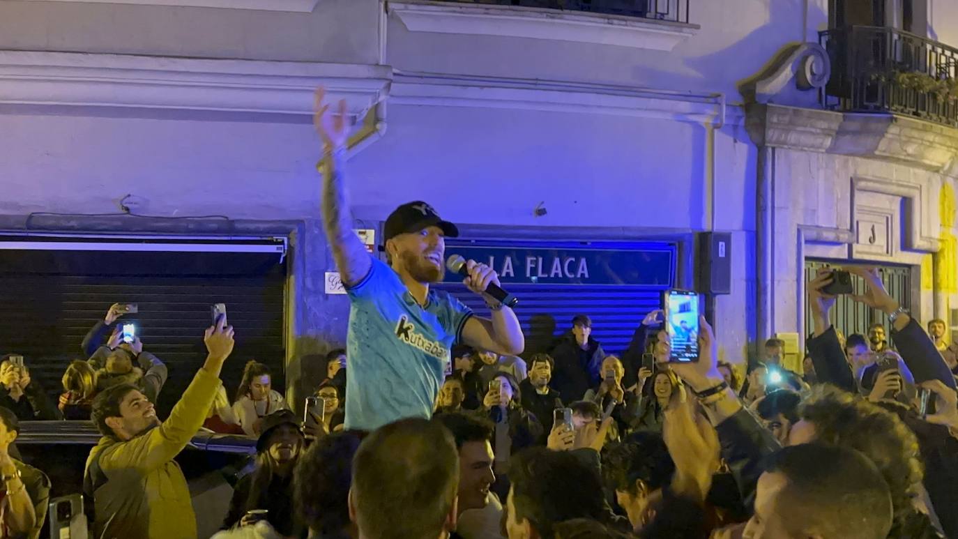 La fiesta de los jugadores del Athletic por el centro de Bilbao