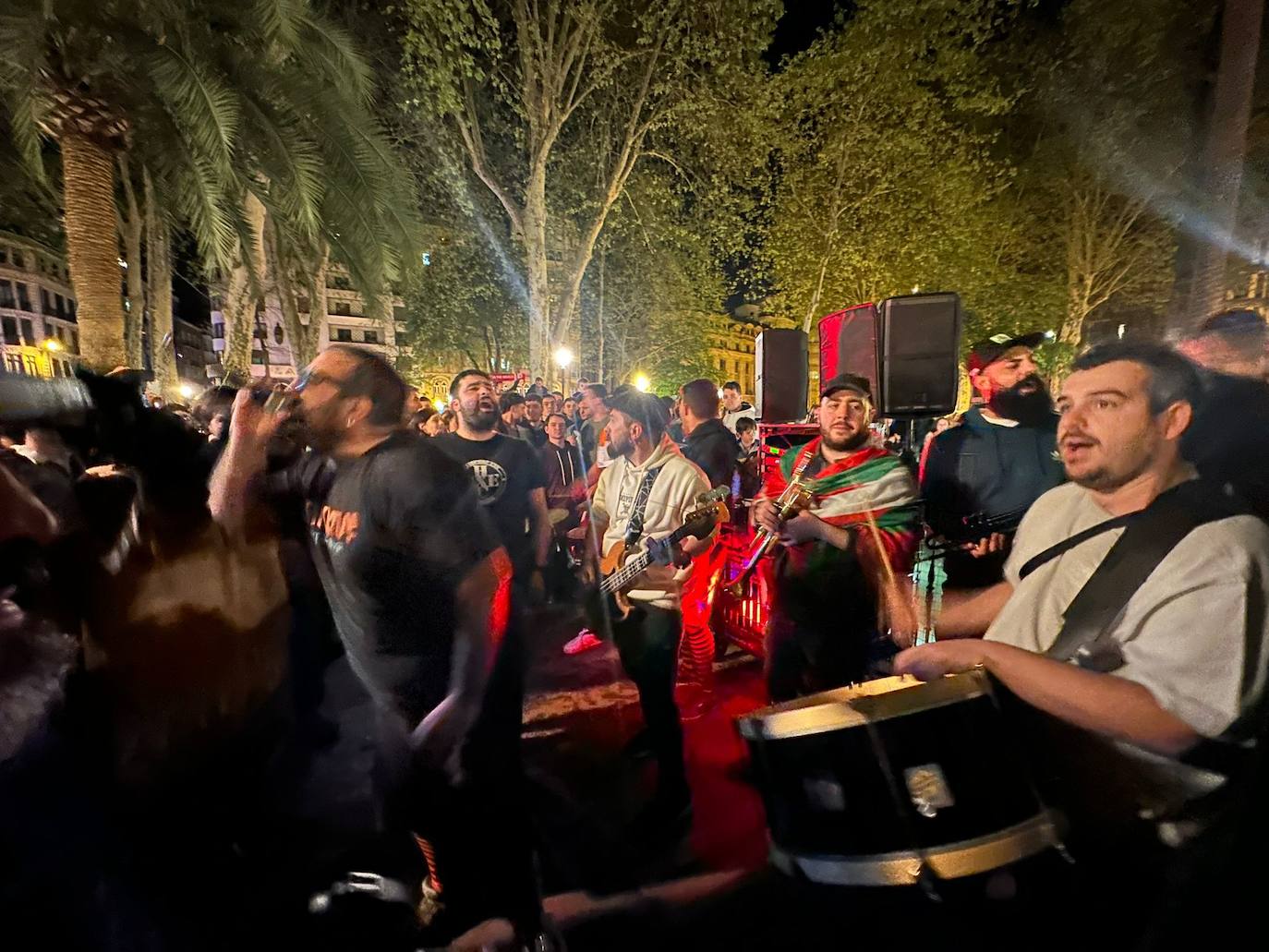 La fiesta de los jugadores del Athletic por el centro de Bilbao