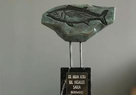 Premio Hegaluze que se concede todos los años en el marco de la Feria del Pescado de Bermeo.
