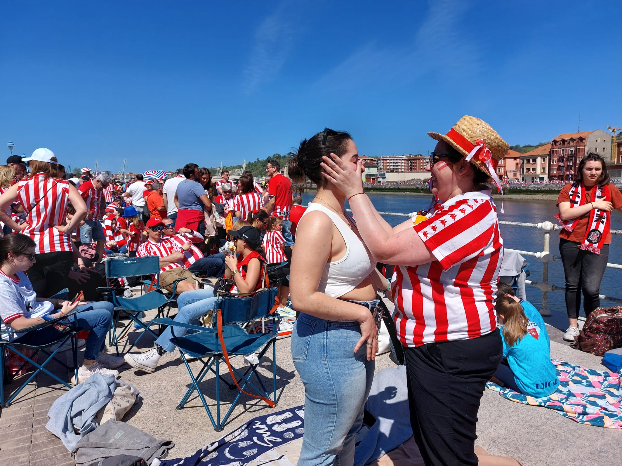 Barakaldo, fotos e información: «Tengo muchas ganas de ver pasar mi primera gabarra»