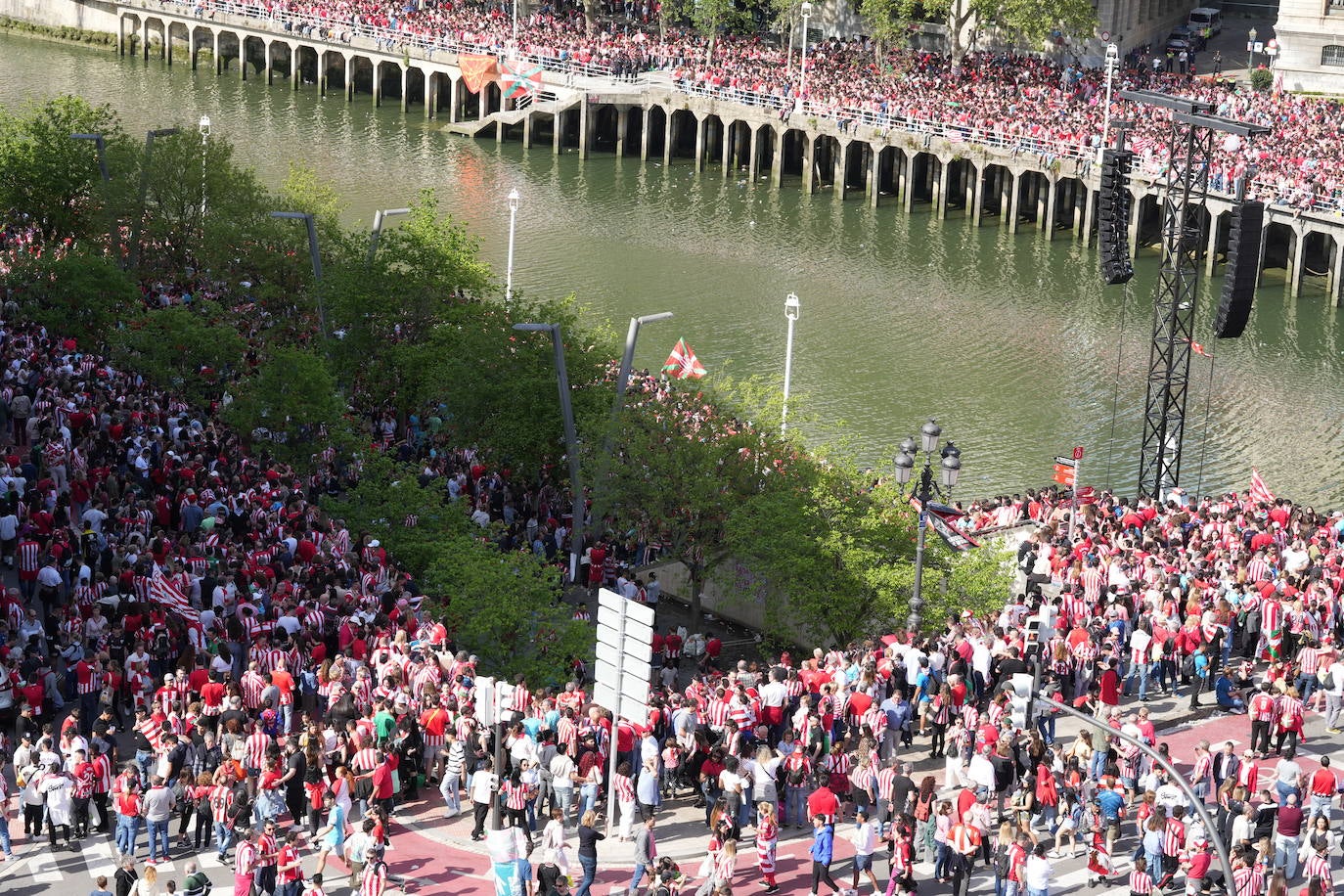 Las imágenes de la fiesta de la gabarra en Bilbao