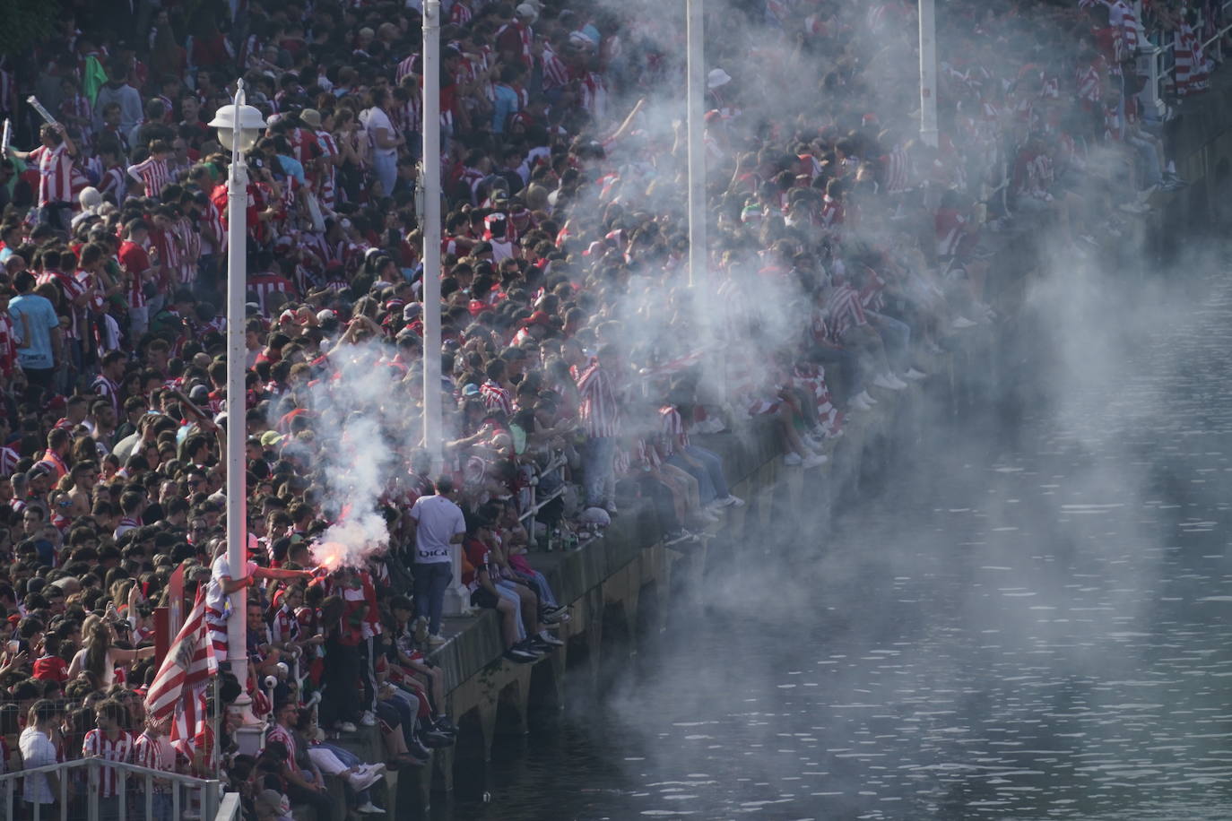 Las imágenes de la fiesta de la gabarra en Bilbao