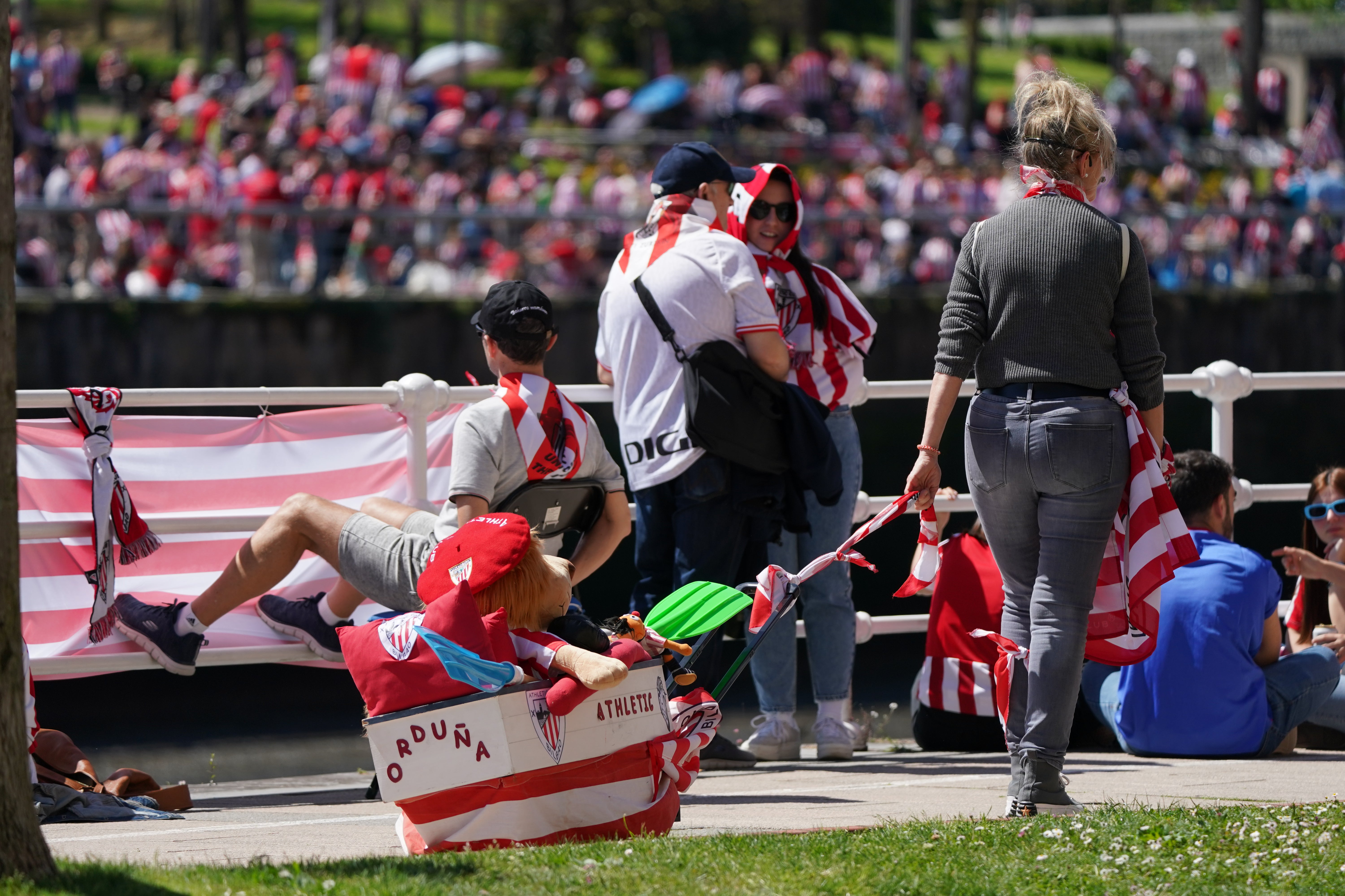 Las imágenes de la fiesta de la gabarra en Bilbao