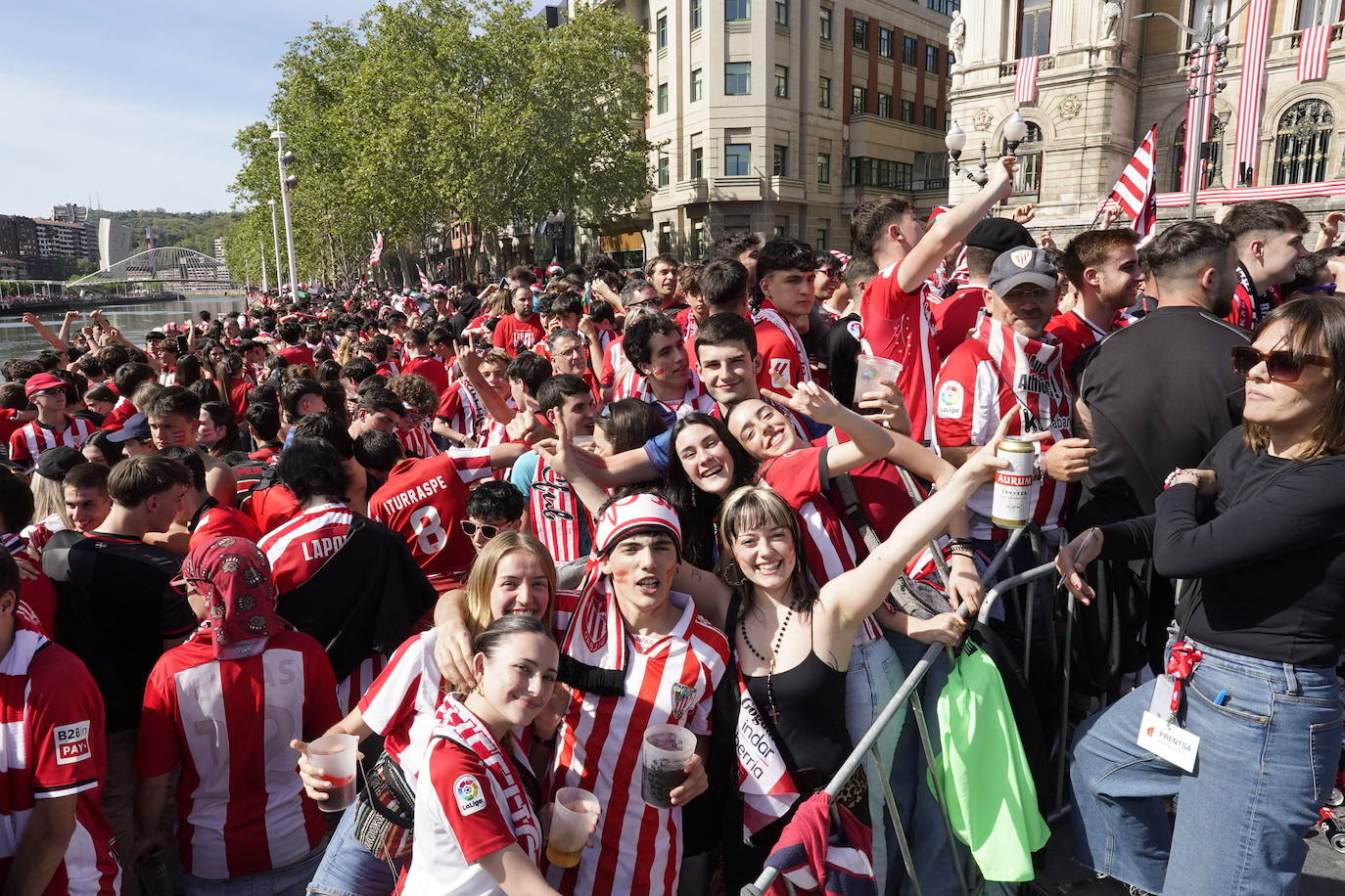 Las imágenes de la fiesta de la gabarra en Bilbao