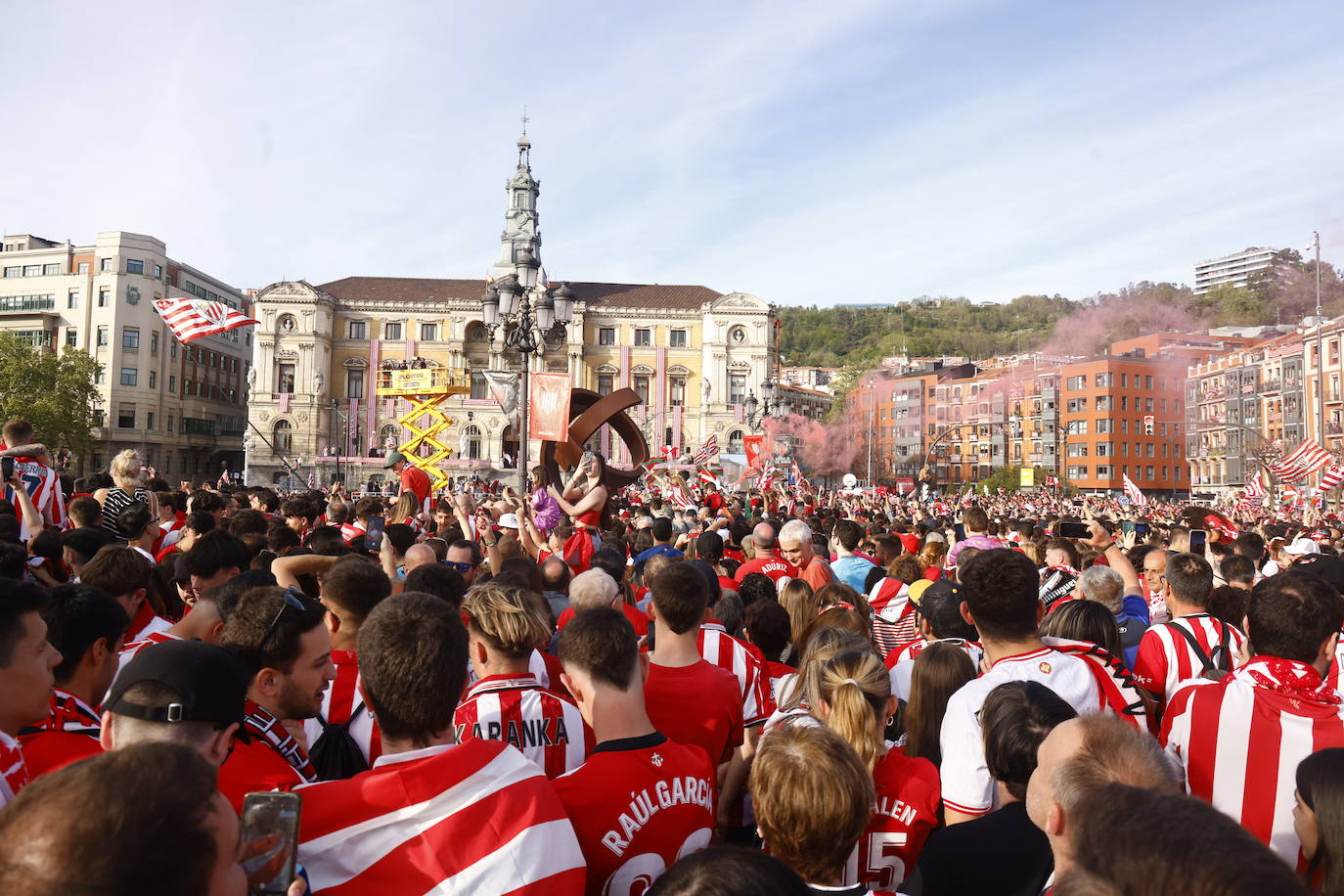 Las imágenes de la fiesta de la gabarra en Bilbao