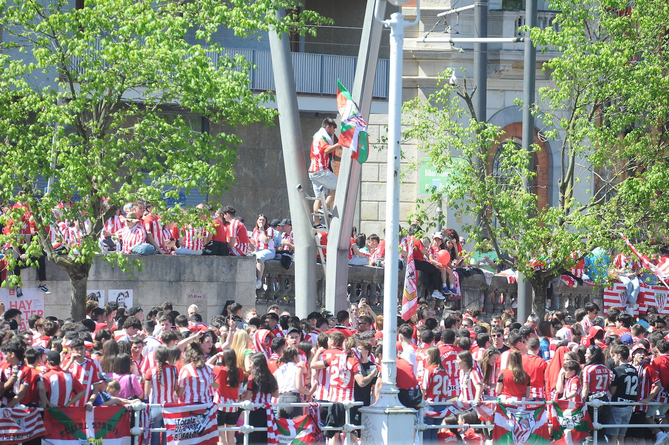 Las imágenes de la fiesta de la gabarra en Bilbao