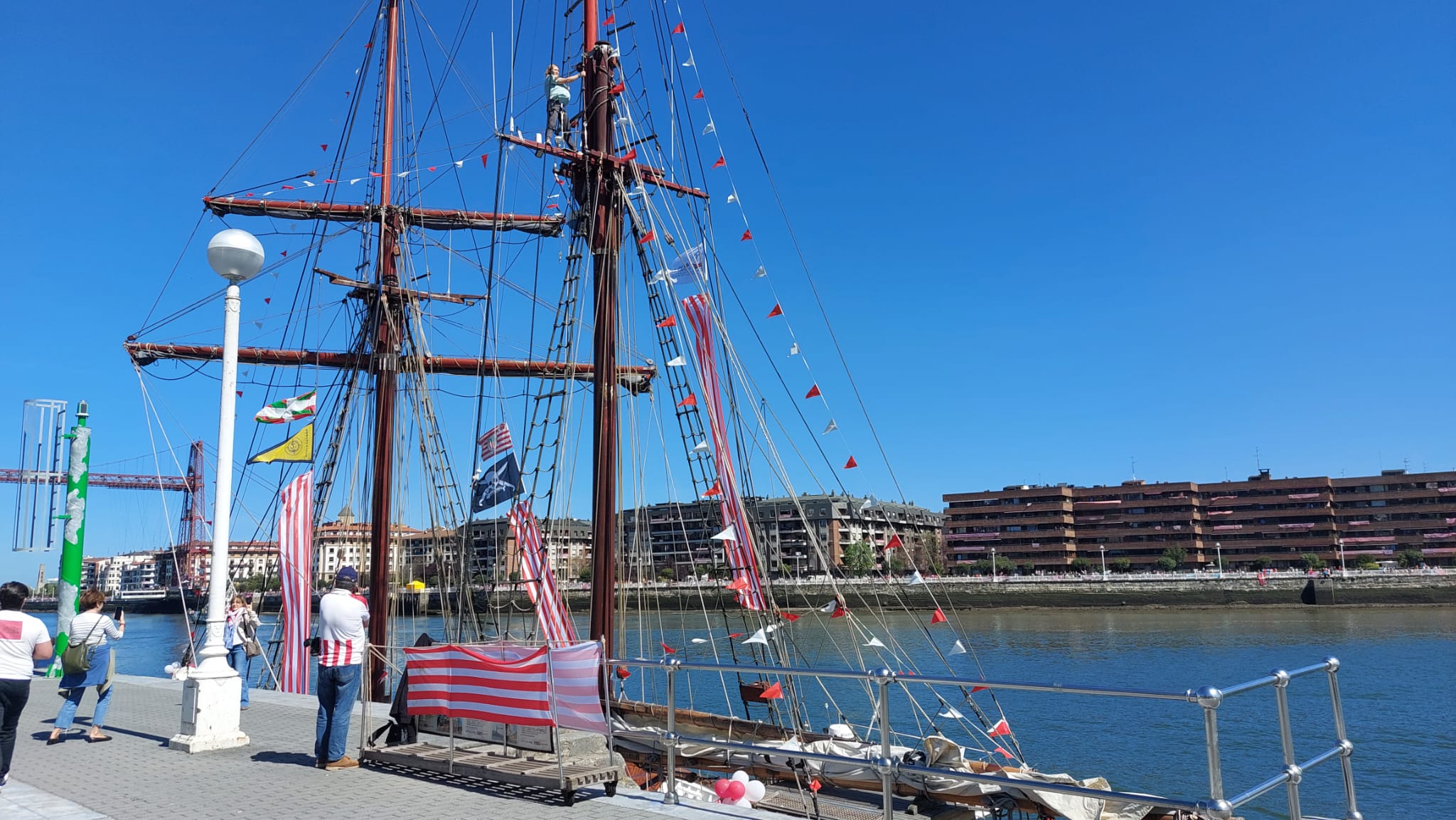 Portugalete dice adiós a la gabarra: «La copa del Rey es como la copa del mundo para Bilbao»