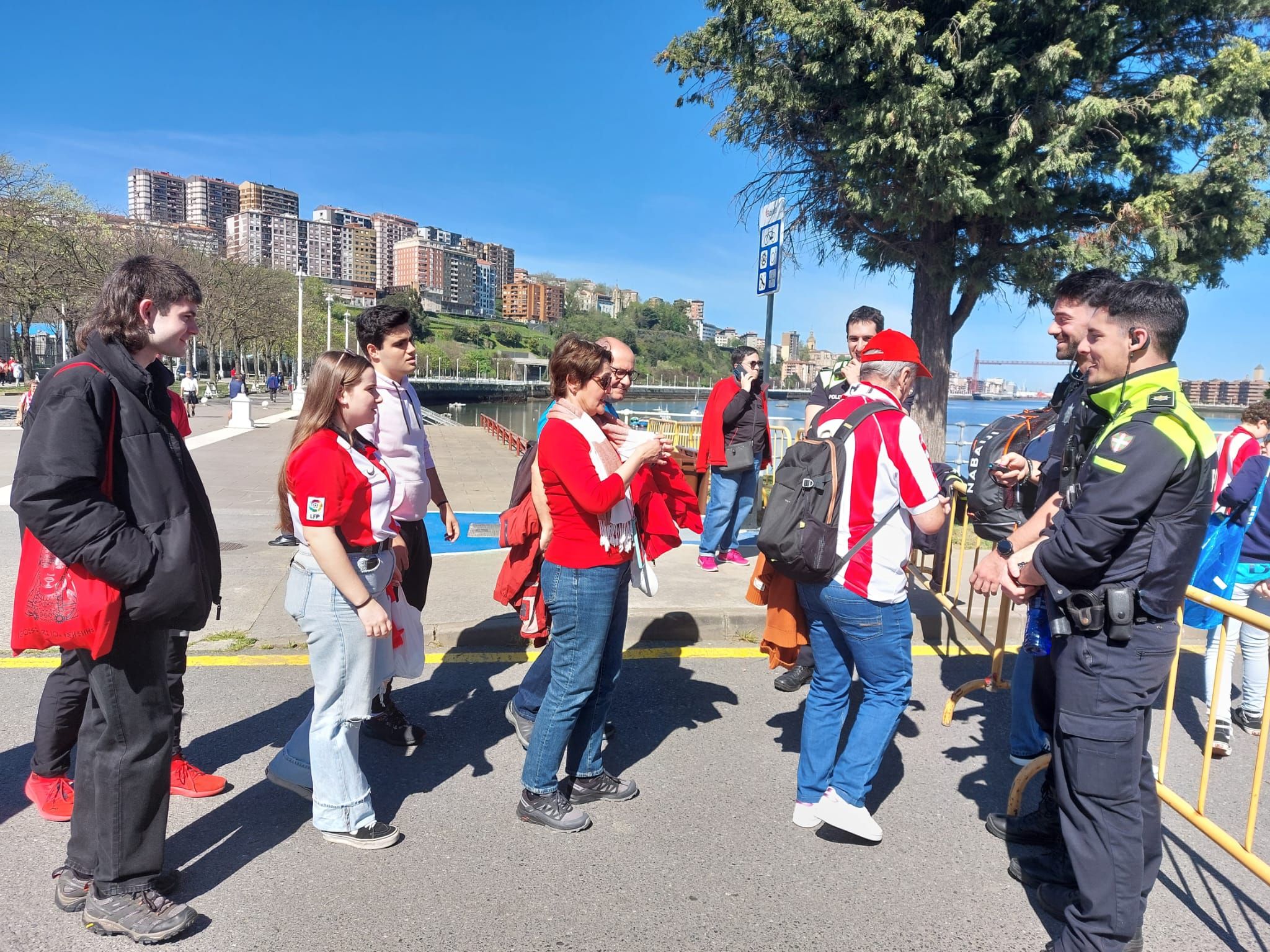 Sestao cierra el espigón de la Benedicta, con el aforo completo
