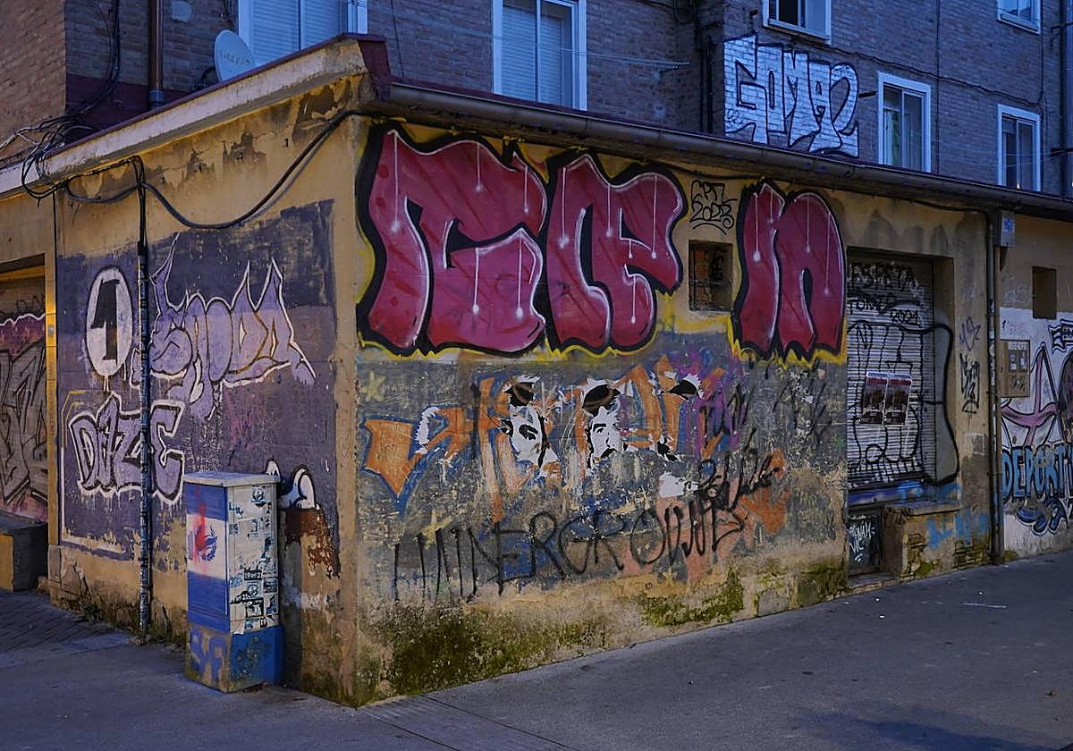 El PP pide investigar los contratos de limpieza de grafitis en Vitoria