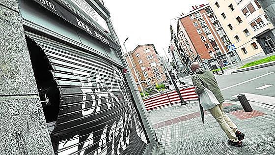 El herido por una explosión en un bar de Irala ingresa en la UCI con quemaduras