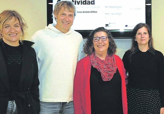 Karmele Jaio, Julián Iantzi, Loli García, Beatriz Pomés y María José Tomé.