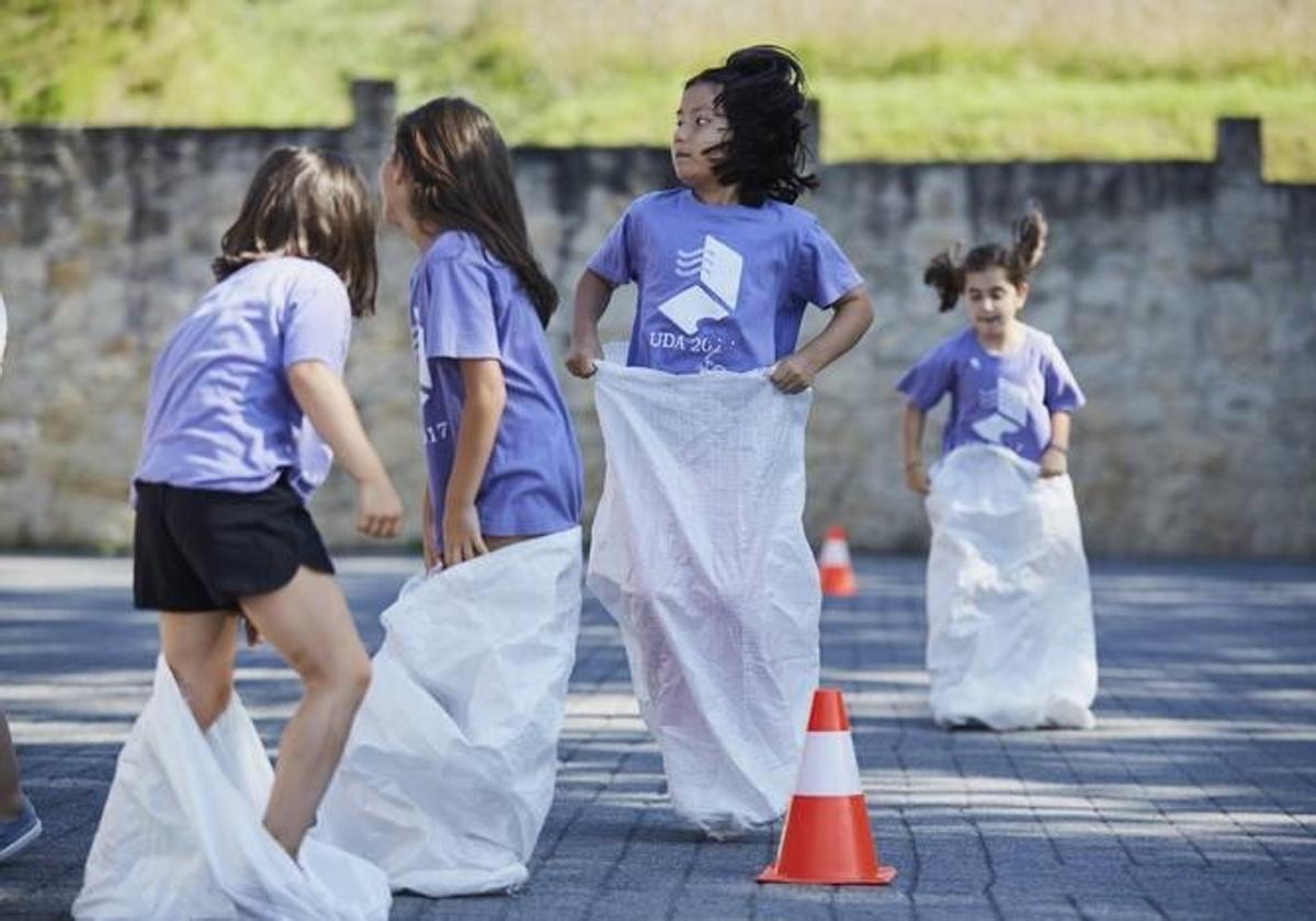 Leioa pone en marcha los programas municipales de ocio educativo y deportivo para menores en verano.