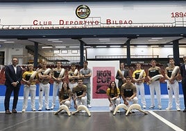 Puntistas participantes y representantes de diferentes instituciones, en la presentación de este martes.
