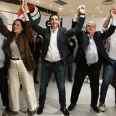 Bakartxo Tejeria, Imanol Pradales y Andoni Ortuzar, celebrando el triunfo del PNV en la noche electoral.