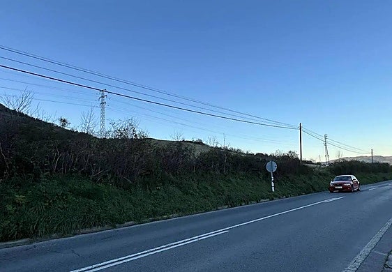 La parcela donde se levantará el parque solar se va a acondicionar frente al polígono Aldaiturriaga.