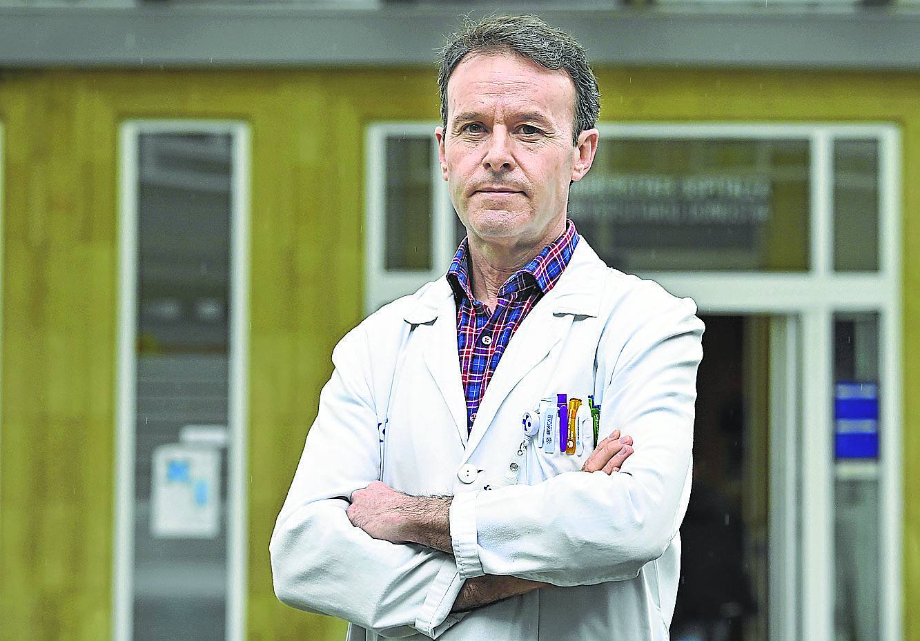 Javier Ruiz Martínez, jefe de Neurología del hospital Donostia, dirige la investigación del párkinson en Biodonostia.