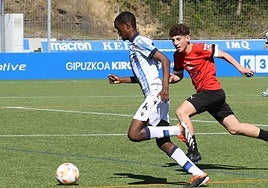 Alfrego Alogo en su debut con la Real.