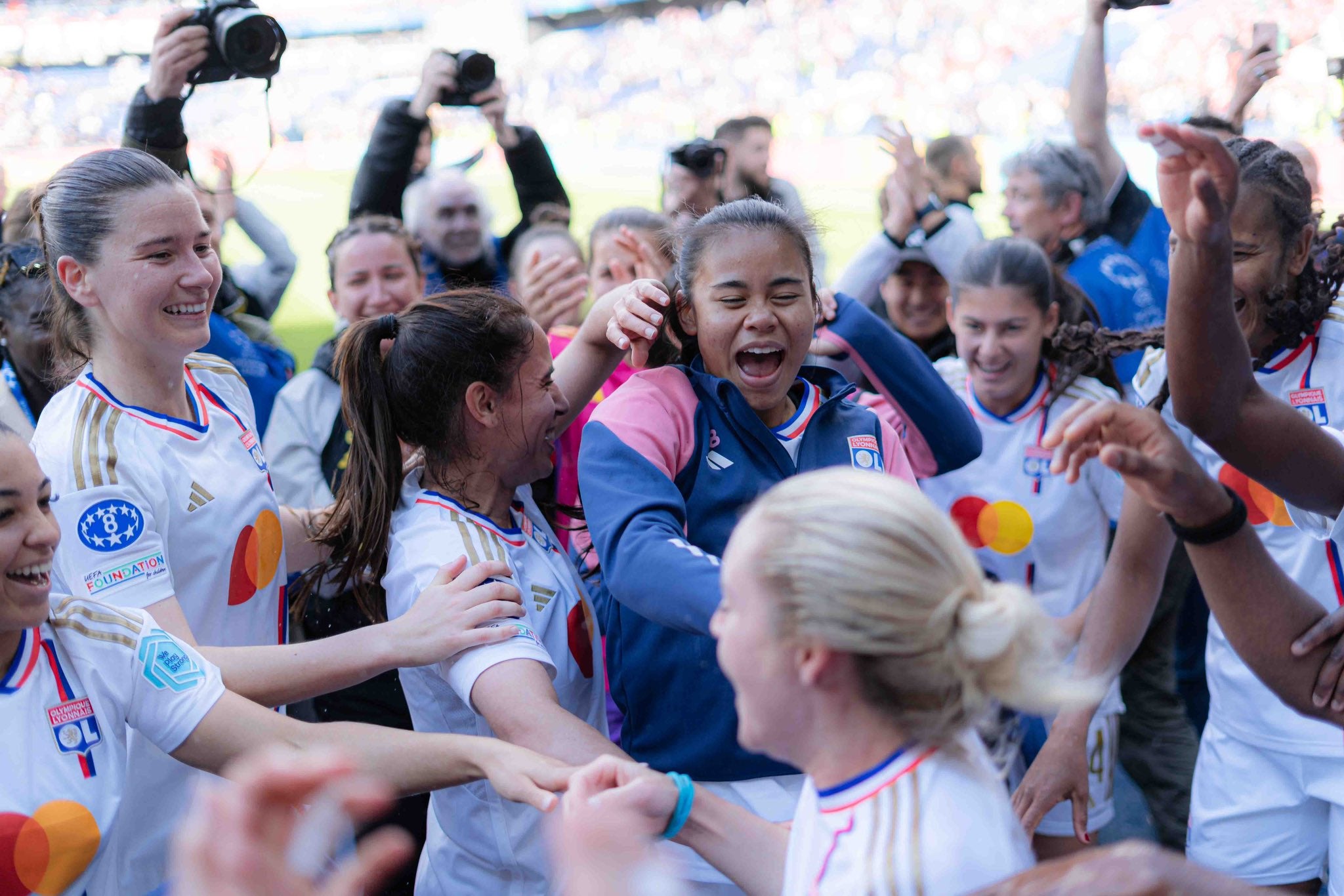 Damaris, a la izquierda, volverá a jugar en San Mamés