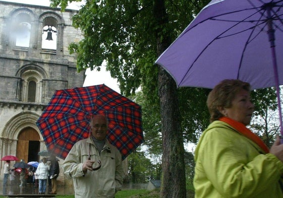 La lluvia será protagonista durante la jornada festiva de hoy.