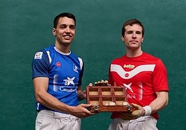 Zabala y Artola han quedado satisfechos con el material que han encontrado