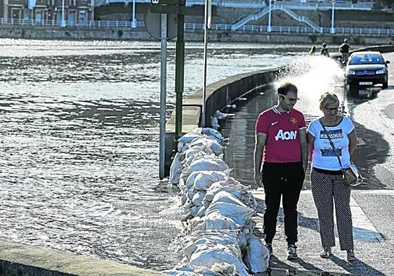Imagen de una riada en Ribera de Deusto.