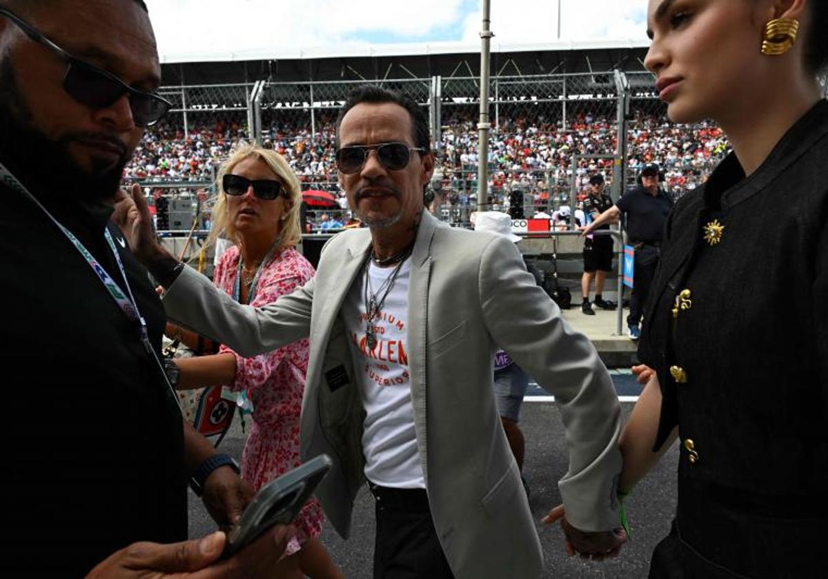 El emotivo himno de Estados Unidos cantado por Marc Anthony en el GP de Miami