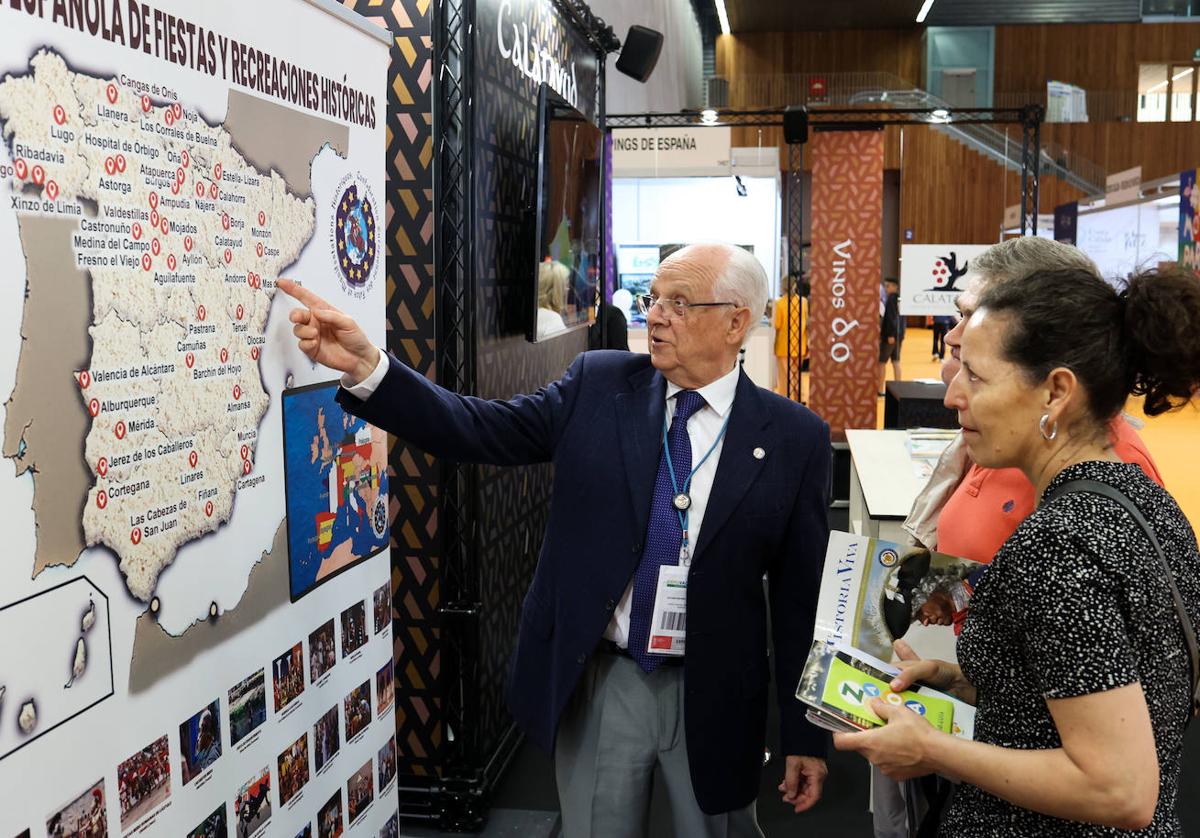 Visitantes el pasado año en uno de los stands de la feria del BEC.