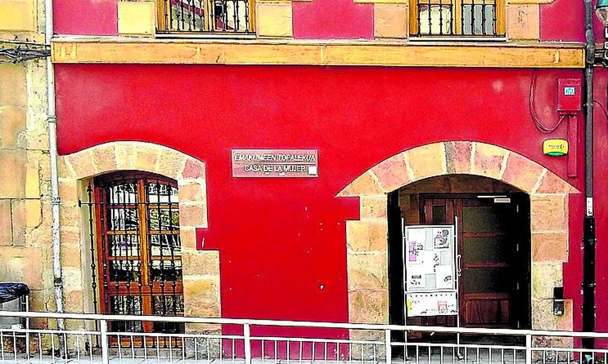 La formación en empoderamiento se ofrece en la Casa de la Mujer.