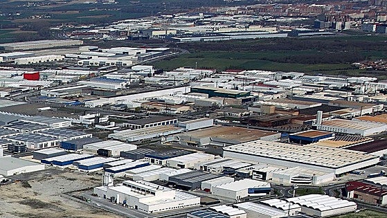 Vitoria no ofertará más suelo industrial para «no retrasar la ampliación de Mercedes»