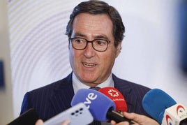 El presidente de CEOE, Antonio Garamendi