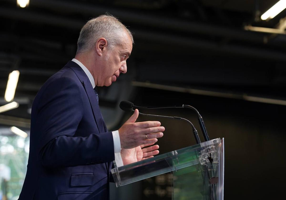 El lehendakari Iñigo Urkullu participó en la asamblea de Cebek.